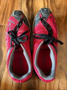 Size 5.5 Keens A86 TR - Some wear shown